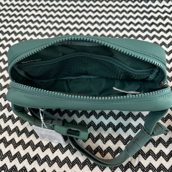 NWT Medium Forest lululemon Quilted Grid Belt Bag 1.5L - Picture 8 of 11